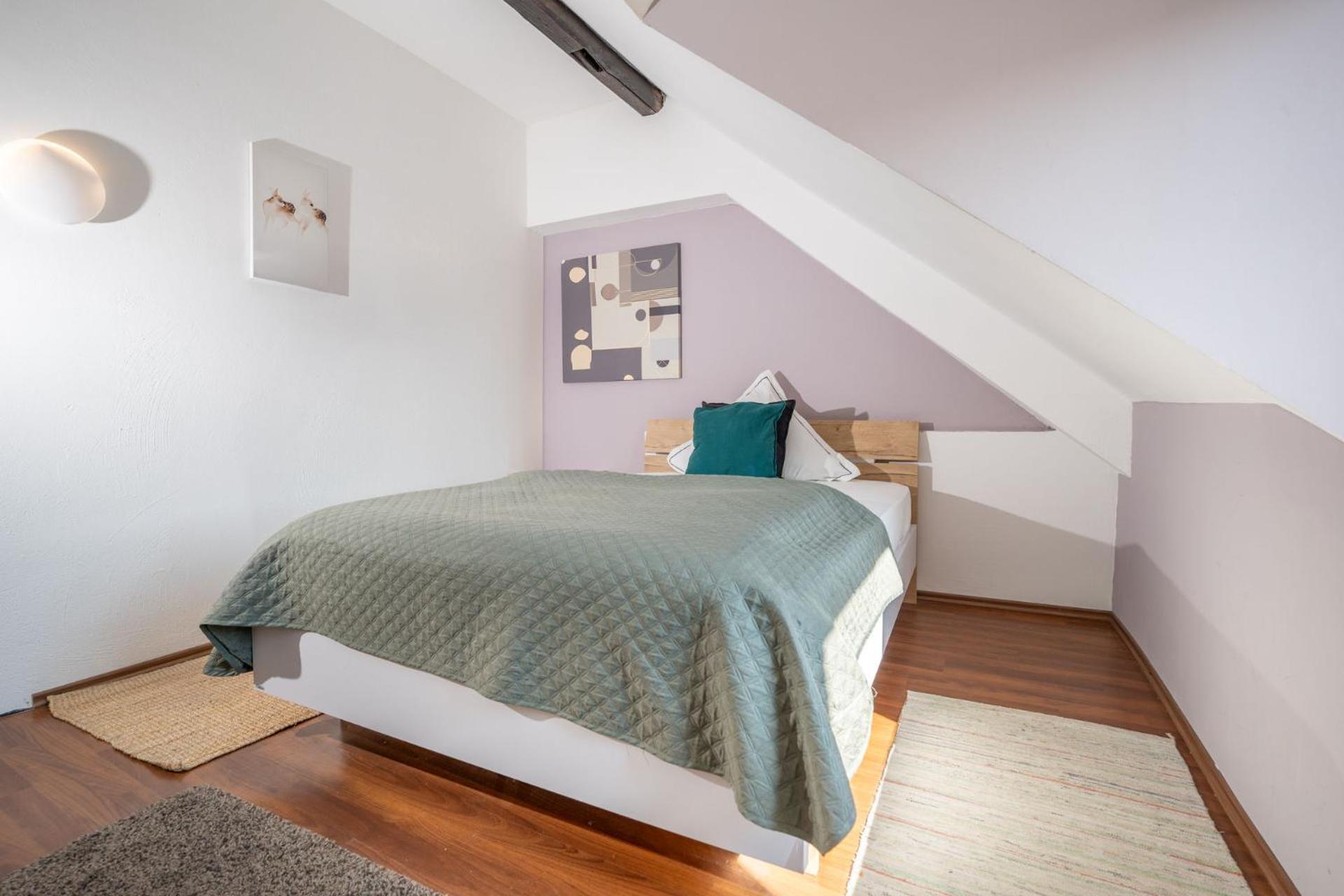 Appartement 12: Fuer Reisende Durch Koblenz